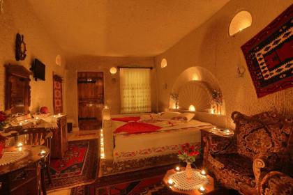 Safran Cave Hotel - image 9