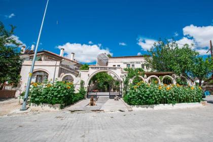 Maron Stone House - image 17