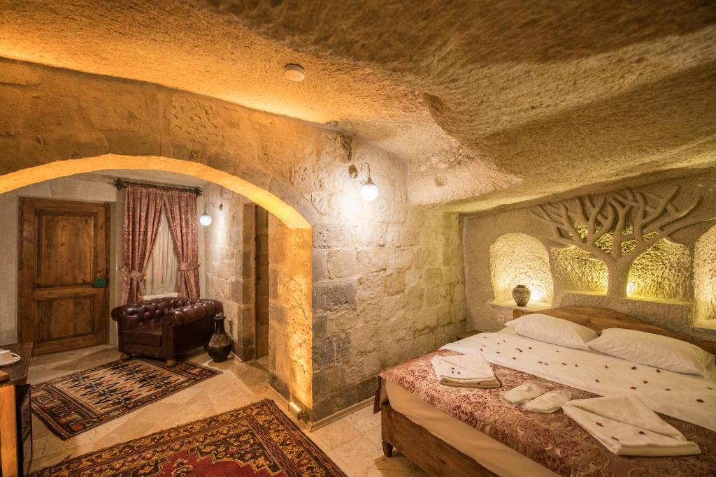 Charming Cave Hotel - image 6