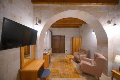 Secret Hill Cave Suites - image 20